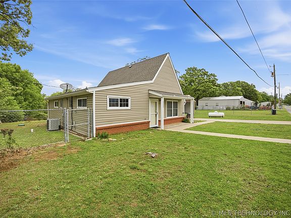 4th image of 415643 E 1093rd Rd