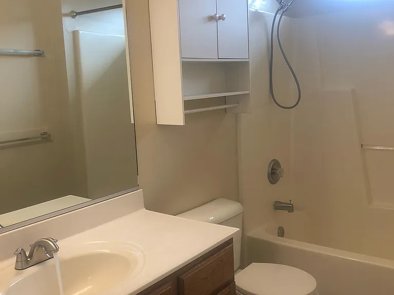 825 Chapin Wood Dr — Photo 12