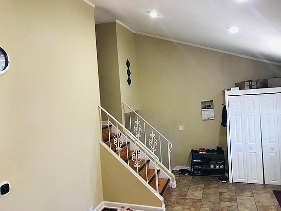3rd image of 8901 Robin Dr APT E