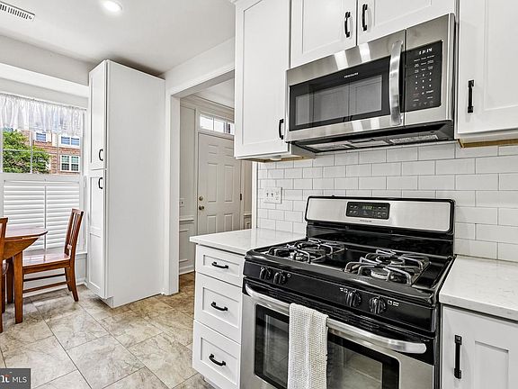 4th image of 4111 Oxford Ln