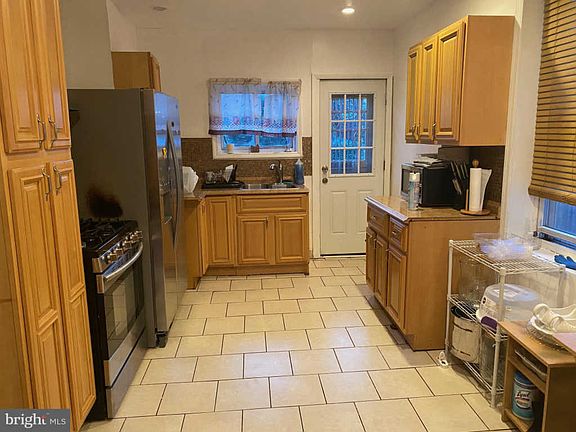 5th image of 2227 N College Ave