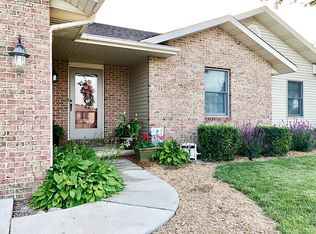 6913 Fringetree Way, Springfield, IL 62712