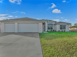 4211 27th St SW, Lehigh Acres, FL 33976