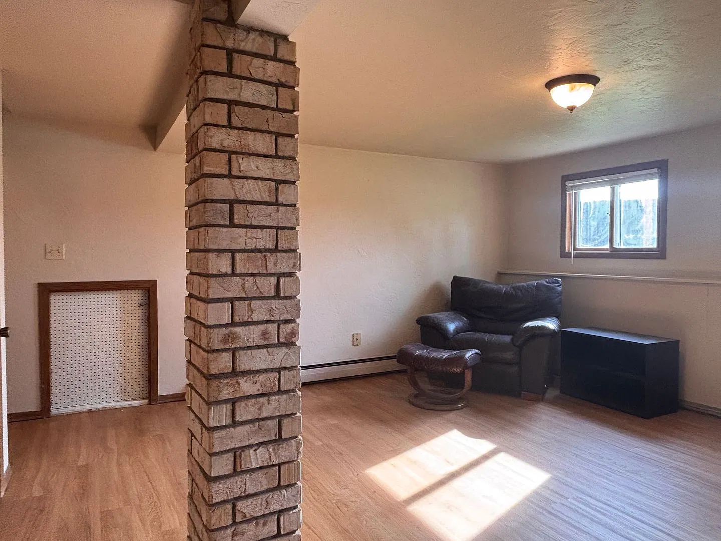 1666 - 1668 Victoria Ct — Photo 4