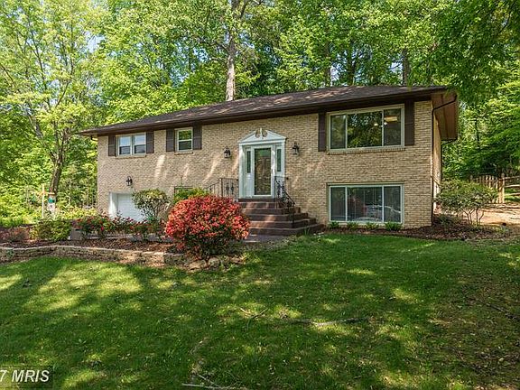 2nd image of 15903 Marlington Dr