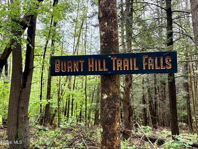 5th image of 392 Burnt Hill