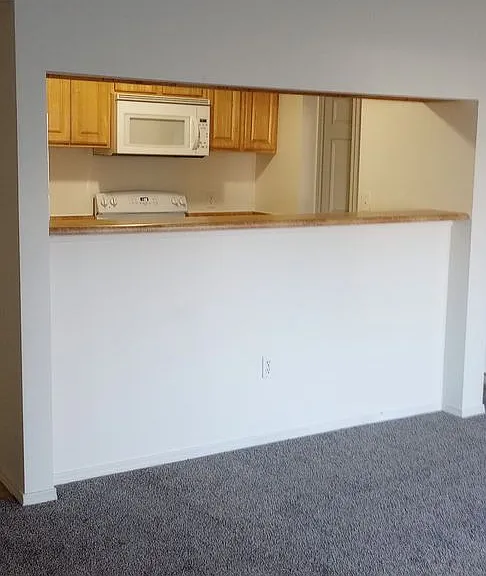Vessey Park Apartments — Photo 32