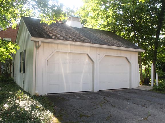 3rd image of 6010 Forestview Dr