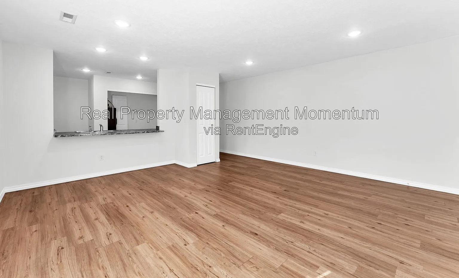 3 bed, 2.0 bath, 1150 sqft, $1,195 — Photo 2