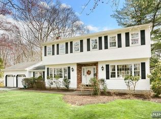 831 Alison Dr, River Vale, NJ 07675