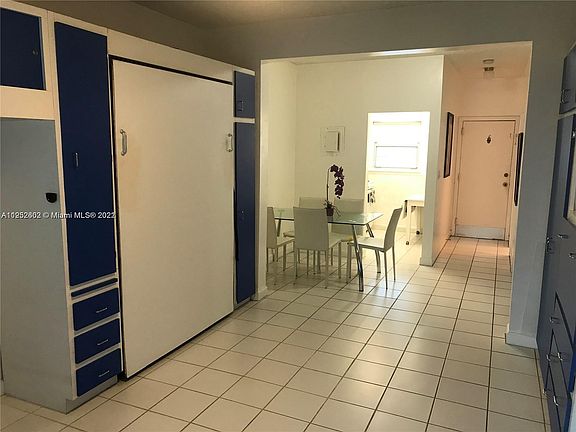 4th image of 19051 Collins Ave APT D105