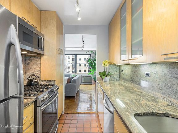4th image of 345 E 81st St APT 12B