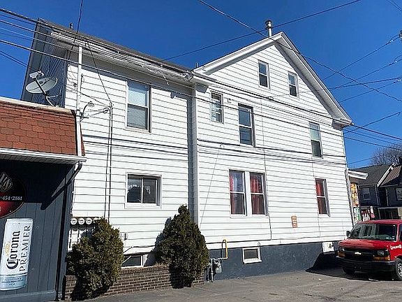 Side View 522 1/2 Double Apt