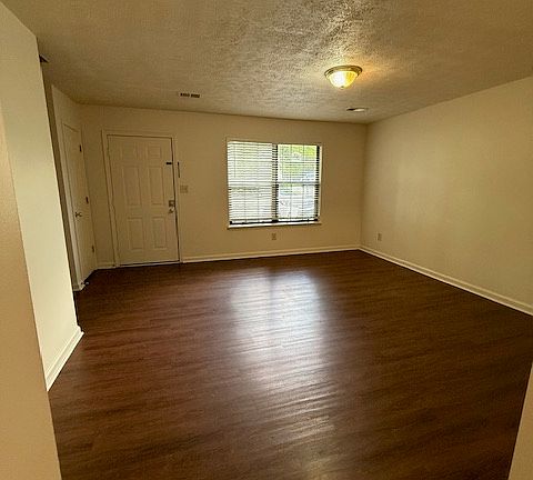 3rd image of 569 Deaton Pl #569