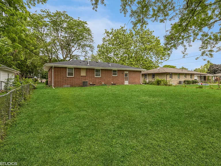 413 SW Westlawn Dr — Photo 24