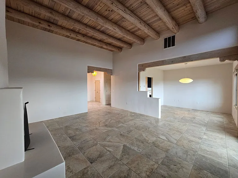 4 Inez Ct — Photo 6