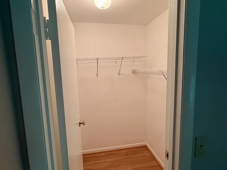 7912 Stable Way — Photo 14