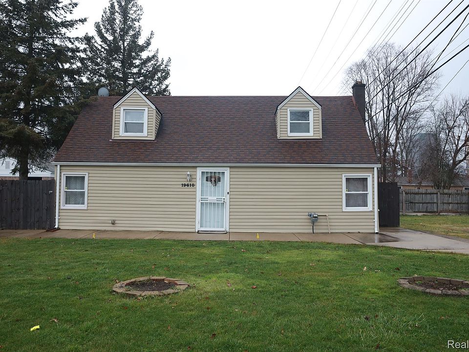 1st image of 19610 Hilton Dr