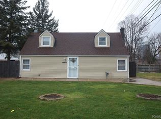 19610 Hilton Dr, Southfield, MI