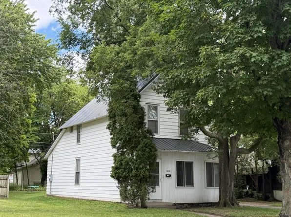 1208 7th St E, Menomonie, WI 54751