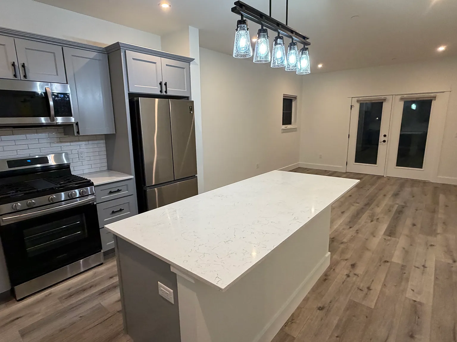 2 bed, 964 sqft, $2,950 — Photo 3