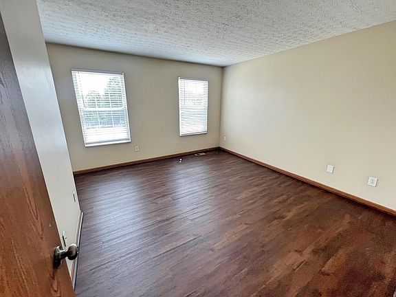 4th image of 7282 Aplin Dr