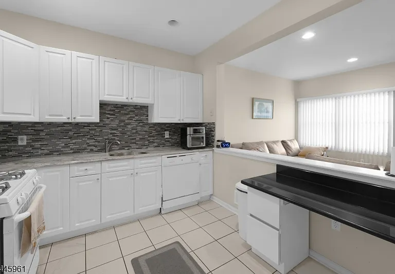 158 Autumn Ridge Rd — Photo 2