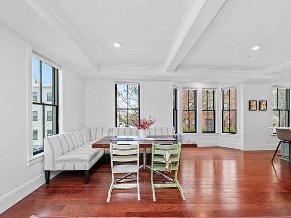 3rd image of 324 Bunker Hill St #201