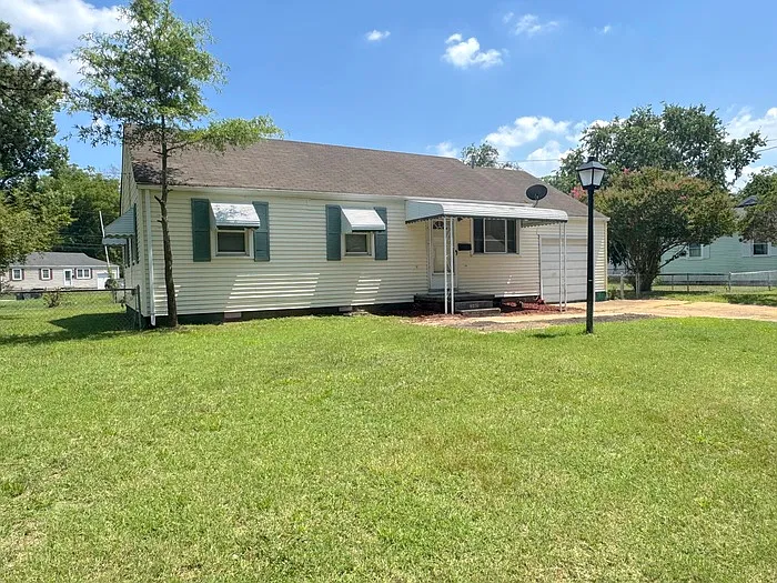 3 bed, 1.0 bath, 1128 sqft, $1,750 — Photo 2