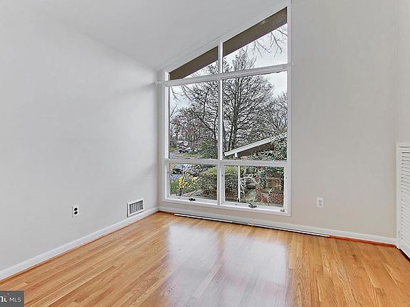 5th image of 5621 Dover Ct