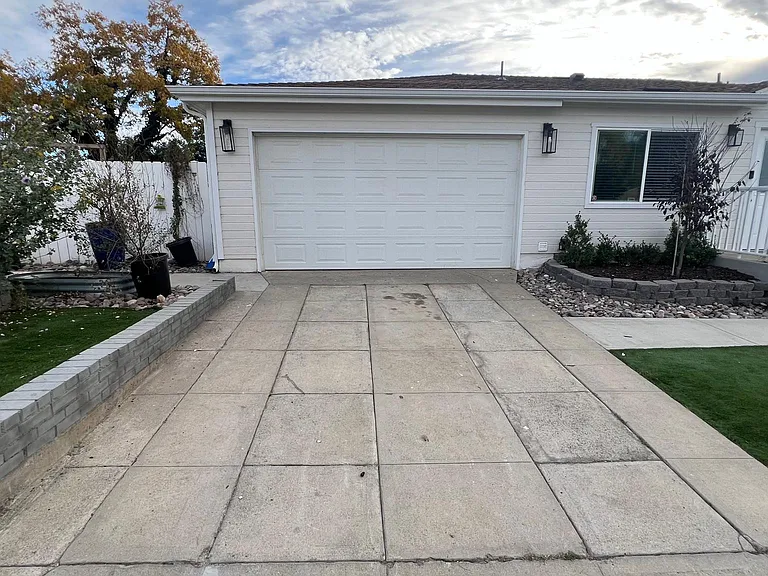 4491 Olive Ave — Photo 11