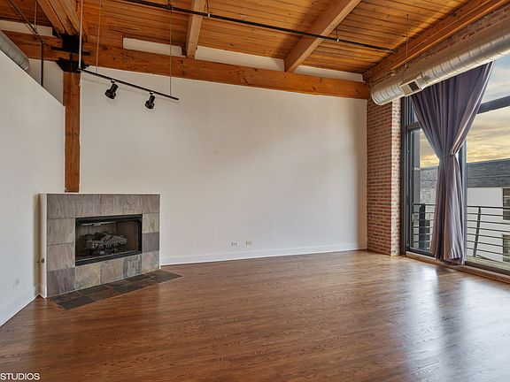 5th image of 2735 W Armitage Ave APT 405