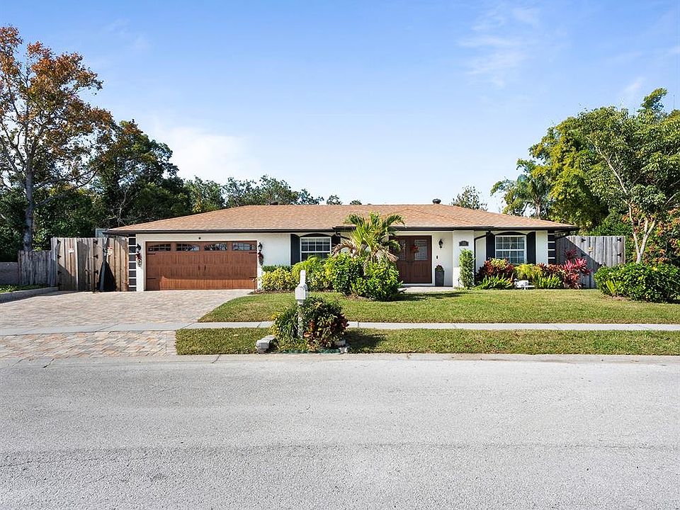 1st image of 122 BEARSS CIRCLE