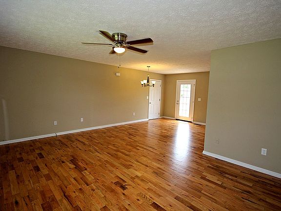 5th image of 4552 Windsong Dr