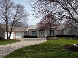 6N999 Bristol Ct, St Charles, IL 60175