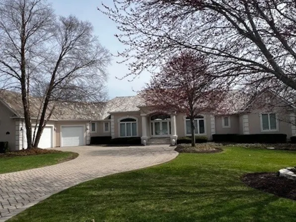 6N999 Bristol Ct, St Charles, IL 60175