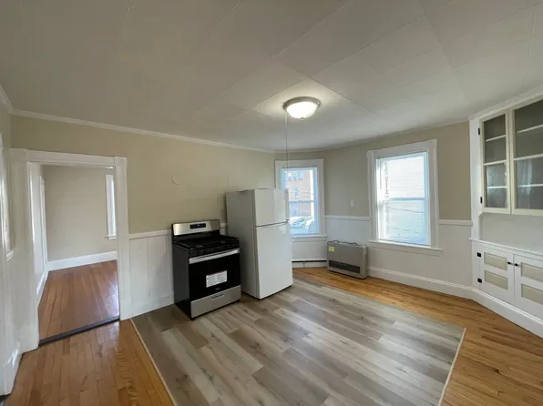 68 Laval St Unit 3, Manchester, NH 03102