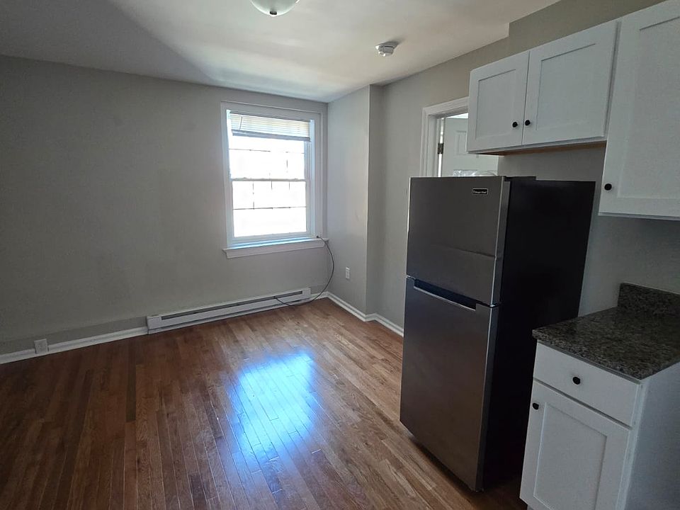 2nd image of 1175 Chapel St #505A