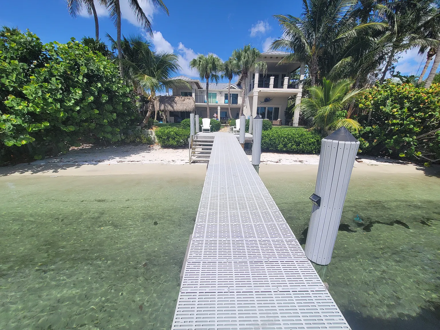 6 bed, 5000 sqft, $60,000 — Photo 3