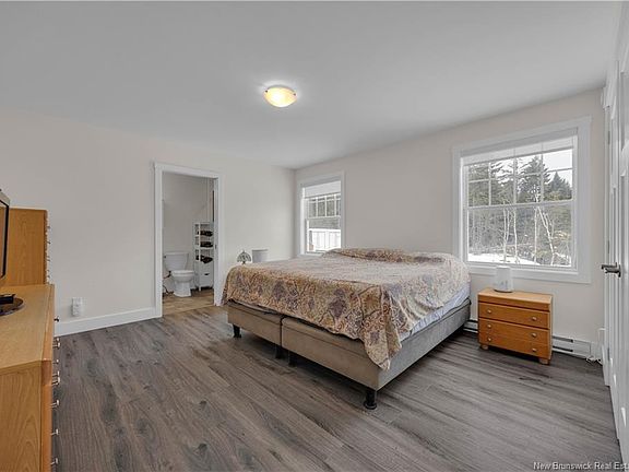 4th image of 393 Hills Point Rd
