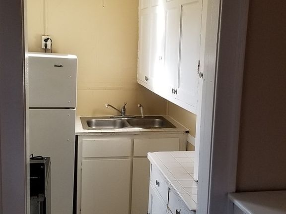 4th image of 2621 3rd Ave S APT 5