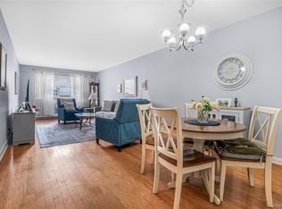 3965 52nd St APT 9P, Queens, NY 11377