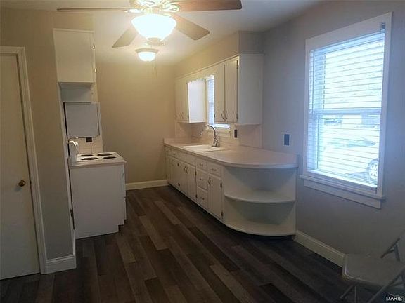 5th image of 709 Montclaire Ave