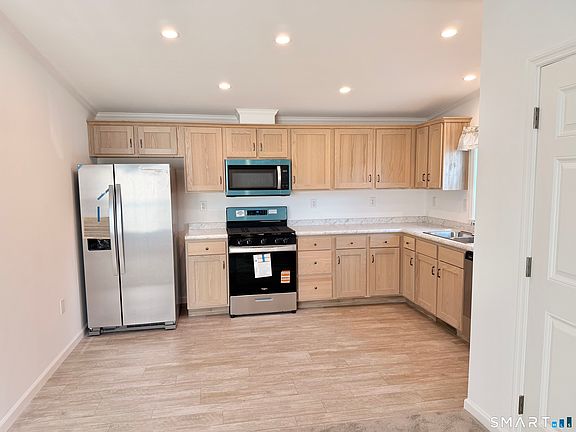 3rd image of 22 Loring Court Court