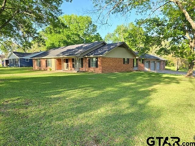 1st image of 926 Circle Dr