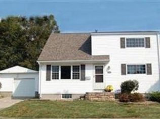2451 Cooledge Ave, Akron, OH 44305