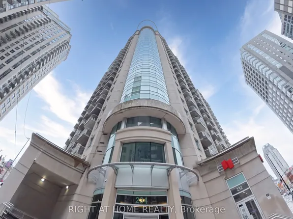 234 Rideau St #1901, Ottawa, ON K1N 0A9