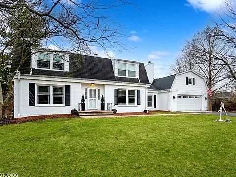 4th image of 6440 Thurlow St