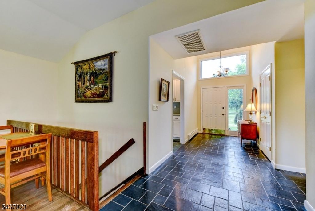1 Hendrick Rd, Flemington, NJ - View 6
