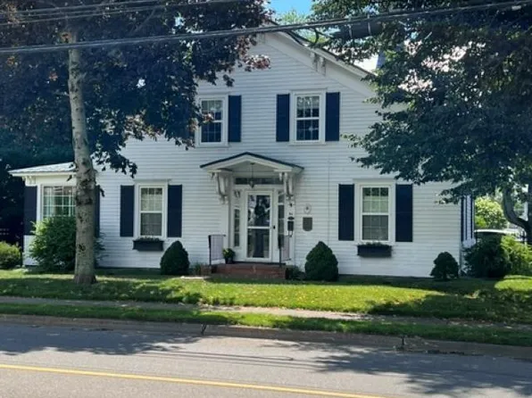 86 Queen St, Truro, NS B2N 2B3